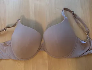 🦋Victorias secret perfect shape bra 32DDD thumbnail 1