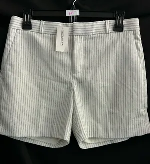 Banana Republic Women’s White Pinstripe Shorts SZ 2 NWT thumbnail 1