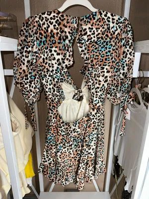 INDIKAH Selfie Leslie Romper Open Back thumbnail 7