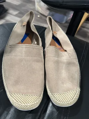 Women's Suede Slip-On Flats in Light Taupe thumbnail 3
