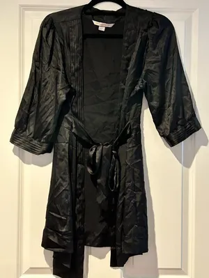 Victoria's Secret Black Satin Short Robe Sz M thumbnail 1