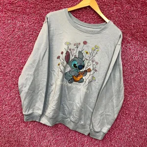 Stitch Enjoy All the Little Things Disney Movie Crewneck XL thumbnail 3