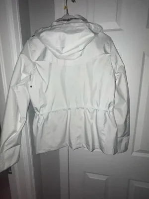 Authentic Burberry Brit White Jacket Women’s Size Large. Nova Check Lining with Detachable Hood. EUC. Only worn a handful of times, very minor wear. Smoke/Pet Free Home. Recently professionally dry-cleaned. thumbnail 18