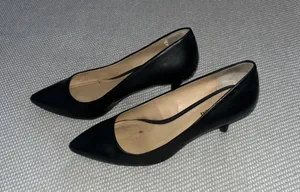 Gianni Bini Black High Heel Pumps Pleather Close Toe Pointed Stiletto Sz 7.5 thumbnail 2