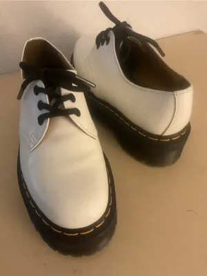 Dr. Martens women White Leather Platform Oxfords smooth shoesUS 6 thumbnail 1