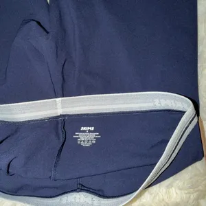 NWT Skims Fits Everybody Logo Biker Shorts Size Medium thumbnail 3