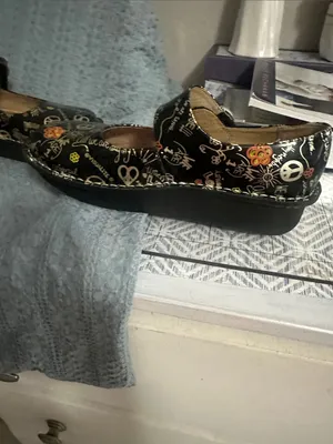Alegria Ladies Mary Jane Shoes with Peace & Flower Print - Sz 38 thumbnail 4