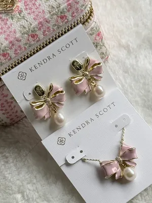 Kendra Scott x LoveShackFancy Pearl Bow Necklace and Earring Set thumbnail 3