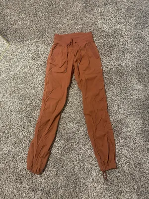 Dance Studio Lululemon Mid-Rise Pants thumbnail 4