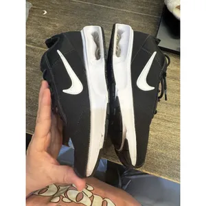 Nike Air Max INTRLK‎ Lite Women's Shoes in black and white Size 8 thumbnail 8