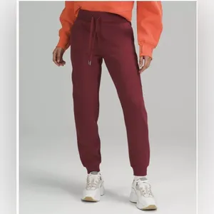 2022 $128 Lululemon Scuba High Rise active casual Jogger MLWI Mulled Wine Red 2 thumbnail 2