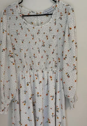 Piper & Scoot White Floral Long Sleeve Smocked Dress Womens XL Long Sleeve thumbnail 1