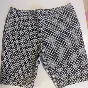 White House | Black Market Geometric Patterned Shorts Bermuda. Sz 14. thumbnail 1