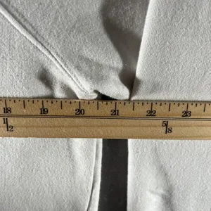 942 | Athleta Do‎ With Less Embossed Graphic Raglan Sweatshirt White Women M thumbnail 4