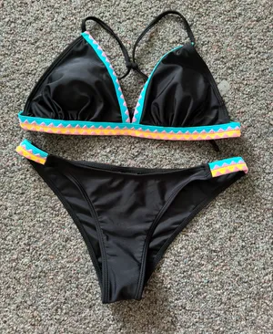 Bikini thumbnail 1