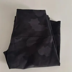 Lululemon heritage camo super high rise align short EUC thumbnail 4