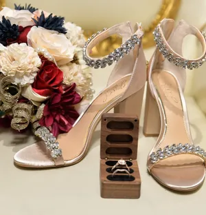 Jewel Badgley Mischka Champagne Heels 6.5 thumbnail 1