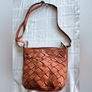 Vilenca Hollan Woven Leather Crossbody Bag thumbnail 7