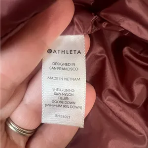 Athleta Woman Small Quilted Sleeveless Puffer‎ Vest Burgundy thumbnail 6