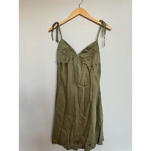 NWOT ASTR The Label Women's Mona Satin Mini Dress Tie Straps Size L Olive Green thumbnail 2