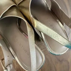 H by Halston Gold Leather Stella Slingback Wedge Sandal 7 thumbnail 6