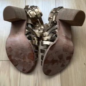 Fiel gold metallic heeled sandals, size 8 thumbnail 4