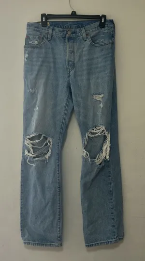 Levi’s 90s fit jeans ripped thumbnail 1