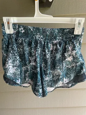Lululemon Shorts Hotty Hot thumbnail 1