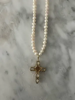 Vida Kush Virgin Mary Cross Pearl Necklace thumbnail 3