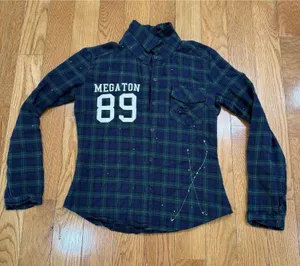 Size Medium Megaton 89 Plaid Flannel Button Up Shirt Women’s Green Blue Grunge thumbnail 1