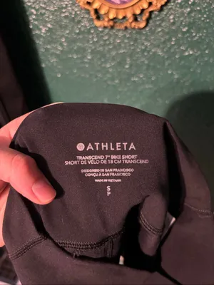 Athleta Transcend 7” Black Biker Shorts Sz Small thumbnail 3