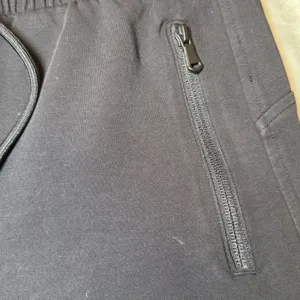 Old Navy Active Womens Size Medium Petites Dynafleece High-Rise Jogger Black thumbnail 8