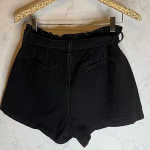 American Eagle Black Paperbag Mom Jean Shorts thumbnail 8