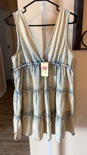 Entro Women Light Acid Wash Denim Tiered Mini Dress V-Neck Sleeveless Large NWT thumbnail 1