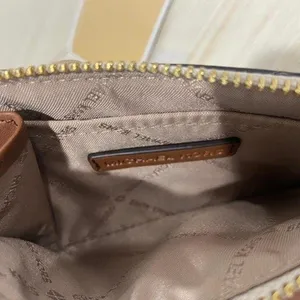 Michael Kors Vanilla Key Chain Wallet thumbnail 6