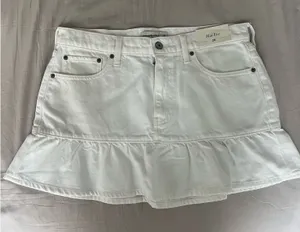 White Abercrombie mid rise skirt thumbnail 2