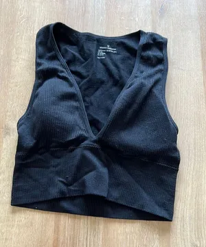 Amazon seamless v-neck crop top thumbnail 1
