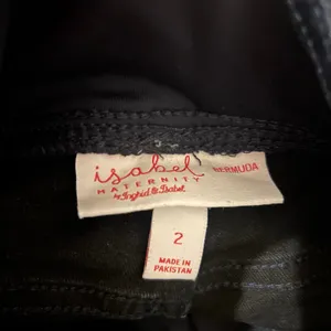 Isabel Maternity Raw Hem Full Belly Panel Dark Wash Bermuda‎ Jean Shorts Size 2 thumbnail 6