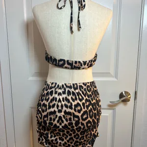 Women Leopard Print Halter Top‎ and Skirt Set Size M thumbnail 2