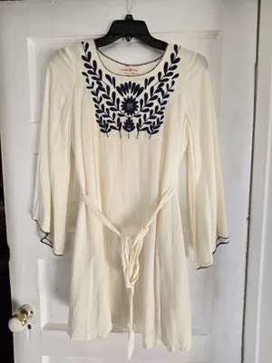 Altar'd State Cream Tunic with Navy Embroidered Yoke Medium Boho Style thumbnail 1