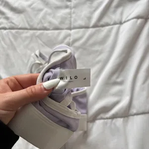 Wilo The Label Ribbed Strappy Sports Bra Lilac Purple Cream Large Quiet Luxury thumbnail 6