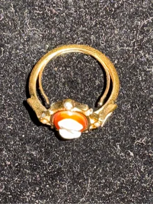 Vintage Avon 70’s Gold-Tone Adjustable Cameo Portrait Ring for Women Size 7 - 8 thumbnail 2