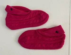 NWOT Lauren Ralph Lauren women’s hot pink cable knit sweater‎ booties slippers thumbnail 1