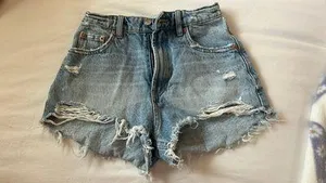 Zara cutoff Jean shorts thumbnail 1