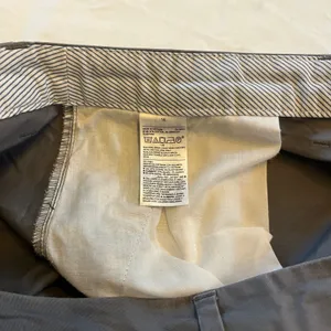 Old Navy Women's Casual Chino Everyday Shorts Gray Size 14 thumbnail 4