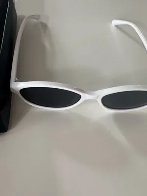 Amazon White Oval sleek trendy sunglasses thumbnail 4