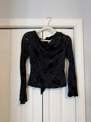 NWT Cupshe Black Sheer Velvet Top thumbnail 5