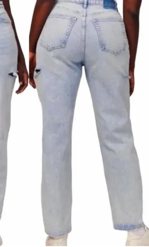 Abercrombie The Dad Light Wash High-Rise Straight Jeans - Cutout Detail thumbnail 1