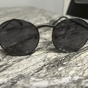 Black Vintage thumbnail 3