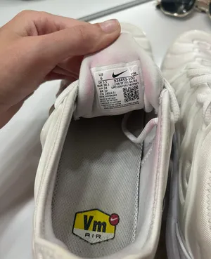 Nike Air Vapormax Plus thumbnail 4
